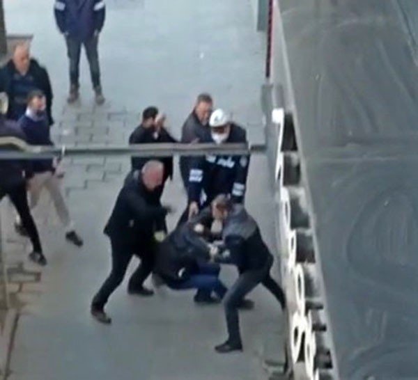 Cadde ortasında dayak yemişti, olayı gören vatandaş o anları anlattı: