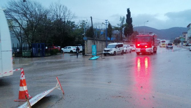 Döküm fabrikasında çıkan yangın paniğe sebep oldu