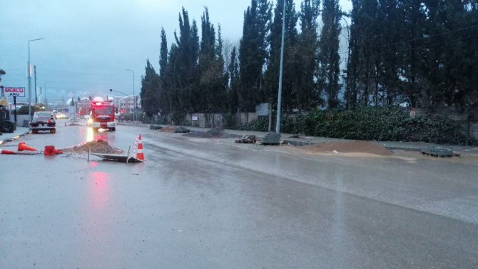 Döküm fabrikasında çıkan yangın paniğe sebep oldu