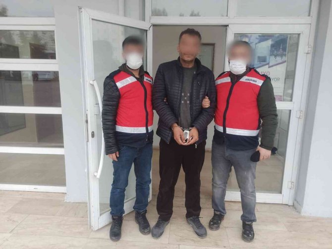 Eşini ağır yaralayan koca yakalandı