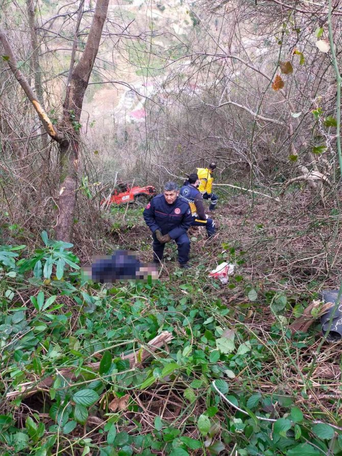 Kamyonet uçuruma yuvarlandı: 2 ölü