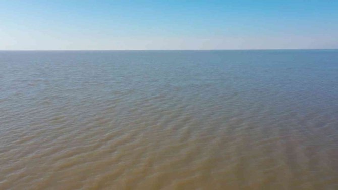 Kuraklıktan küçülen Tuz Gölü’ne kar umut oldu