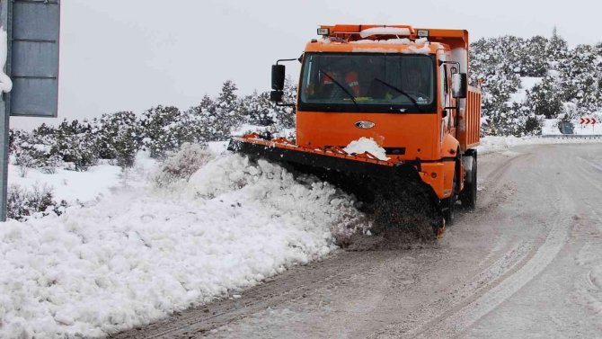 Antalya-Konya karayolu tüm araç trafiğine kapatıldı
