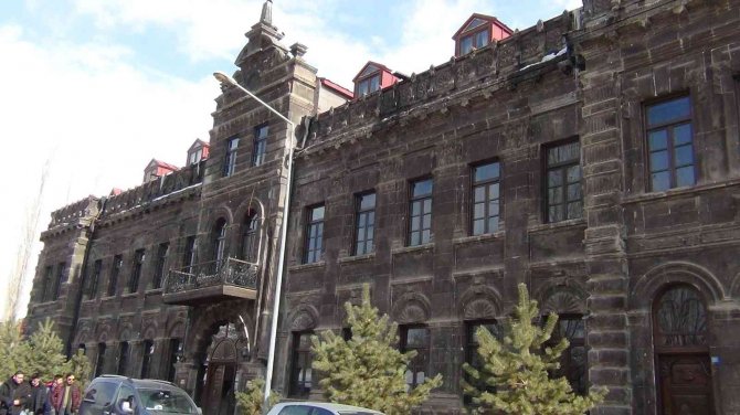 Baltık Mimarisi binalar sokakları süslüyor