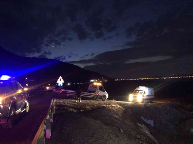 Elazığ’da şarampole uçan otomobil hurdaya döndü: 1 ölü, 3 yaralı