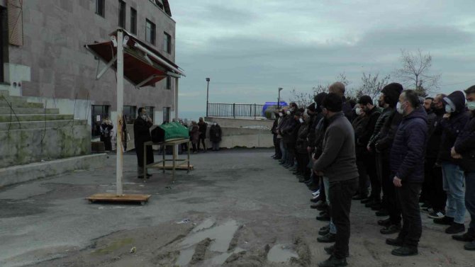 Esrarengiz kazıda cesedine ulaşılan Murat Kartal son yolculuğuna uğurlandı