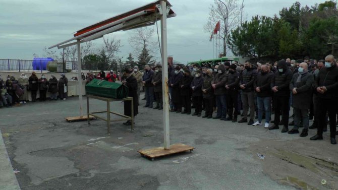 Esrarengiz kazıda cesedine ulaşılan Murat Kartal son yolculuğuna uğurlandı