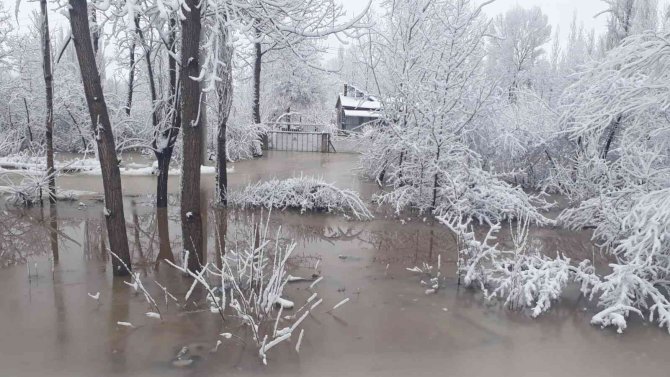 Konya’da tarım arazilerinde su baskını
