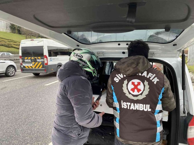 Plakalarını gizleyen 4 motosikletliye 3 bin TL ceza