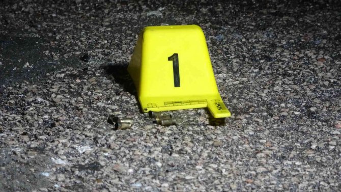 Sokak ortasında tartıştığı şahsı silahla vurdu, kaçmaya çalışırken yakalandı