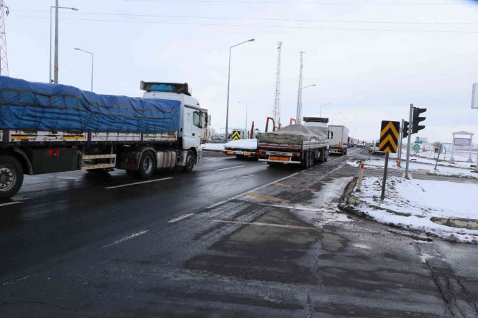 Aksaray-Konya yolu otobüs ve otomobillere açıldı