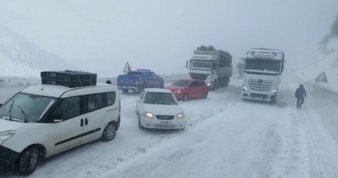 Antalya-Konya karayolu sadece otobüslere kontrollü şekilde açıldı