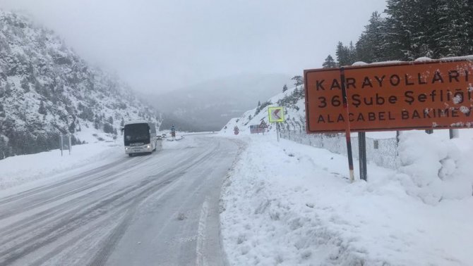Antalya-Konya karayolu sadece otobüslere kontrollü şekilde açıldı