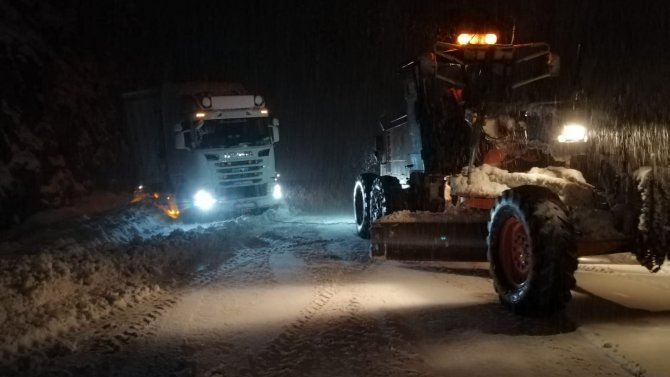 Antalya-Konya karayolu sadece otobüslere kontrollü şekilde açıldı