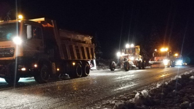 Antalya-Konya karayolu sadece otobüslere kontrollü şekilde açıldı