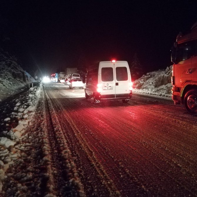 Antalya-Konya karayolu sadece otobüslere kontrollü şekilde açıldı