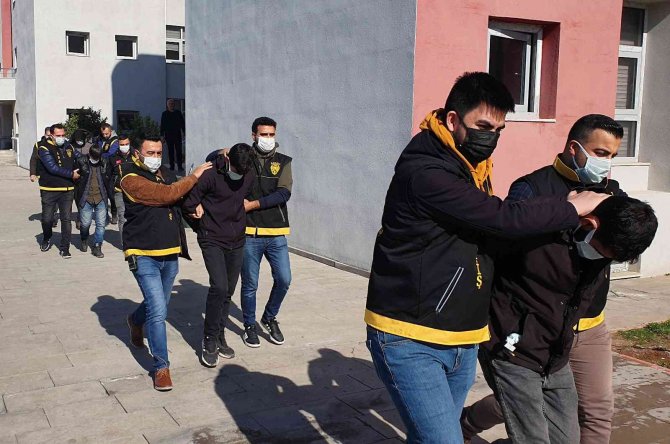 Cipten 30 bin lira çalan 4 şüpheli tutuklandı