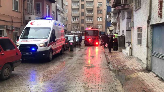 Ev yangını korkuttu