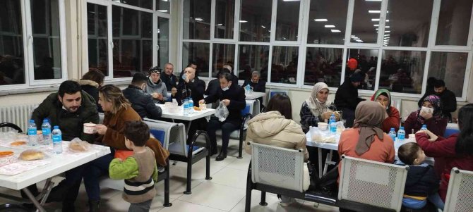 Konya’da yollarda mahsur kalan 265 kişi ve 131 araç kurtarıldı