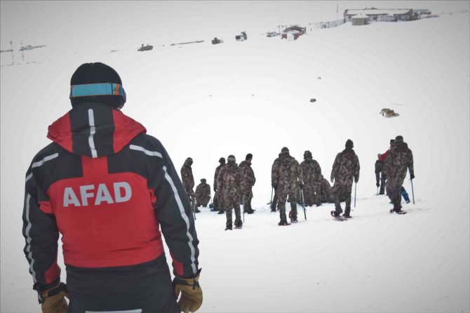 Çığ timi özel harekatçıların eğitimi sona erdi