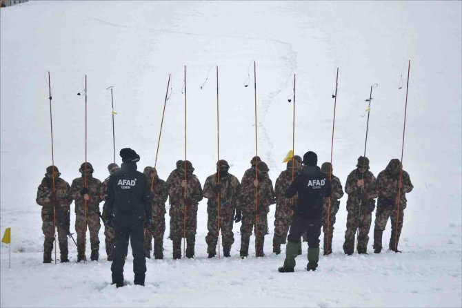 Çığ timi özel harekatçıların eğitimi sona erdi