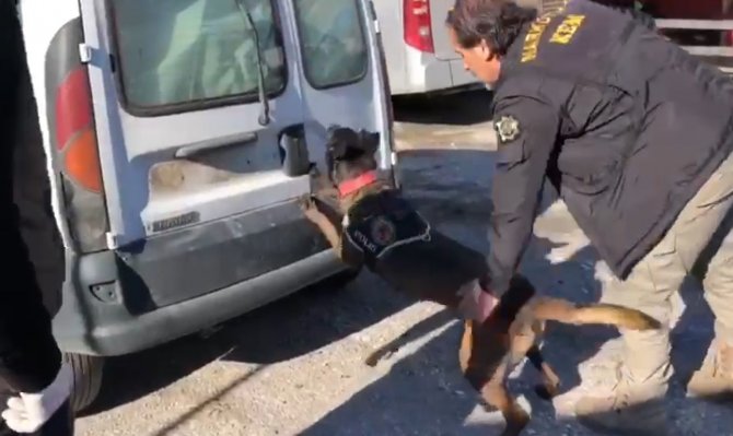 TEM’de durdurulan araçta 115 kilogram uyuşturucu madde ele geçirildi