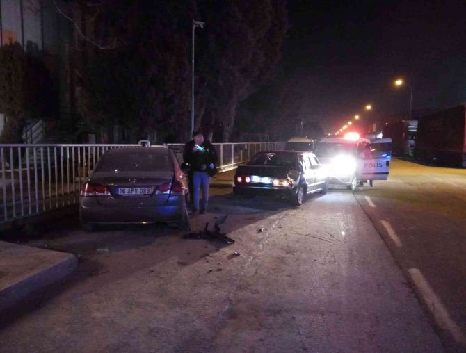 Alkollü sürücü kaçarken kazaya karıştı