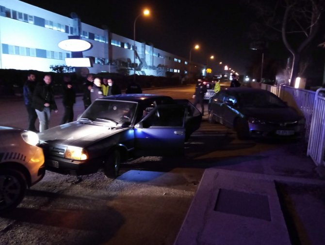 Alkollü sürücü kaçarken kazaya karıştı