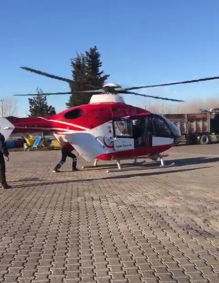 Felç geçiren hastaya ambulans helikopter yetişti