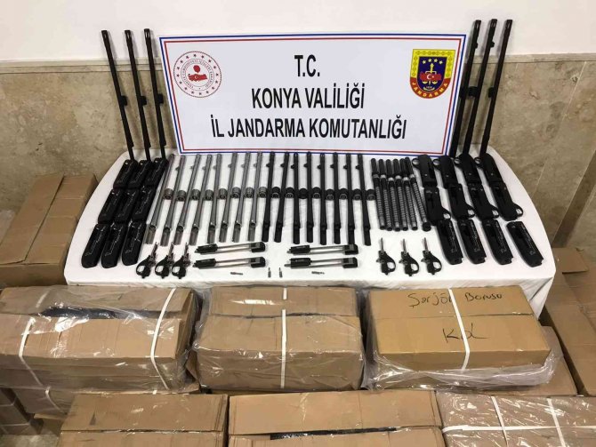 Konya’da durdurulan araçta kaçak av tüfeği ele geçirildi