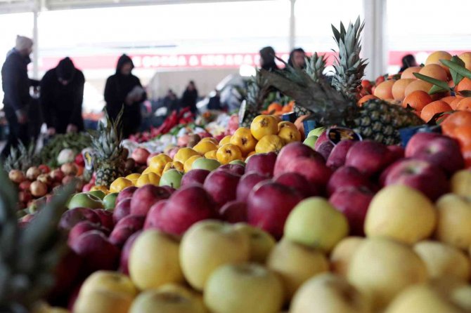 Konya'da pazar fiyatlarına hava şartları indirimi