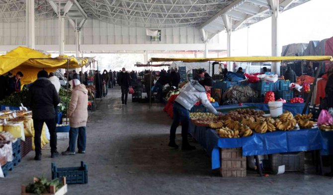 Konya'da pazar fiyatlarına hava şartları indirimi