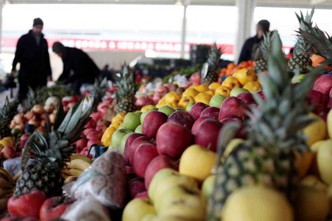 Konya'da pazar fiyatlarına hava şartları indirimi