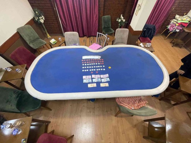 Kooperatif görünümlü kumarhaneye sağlıkçı kılığında baskın