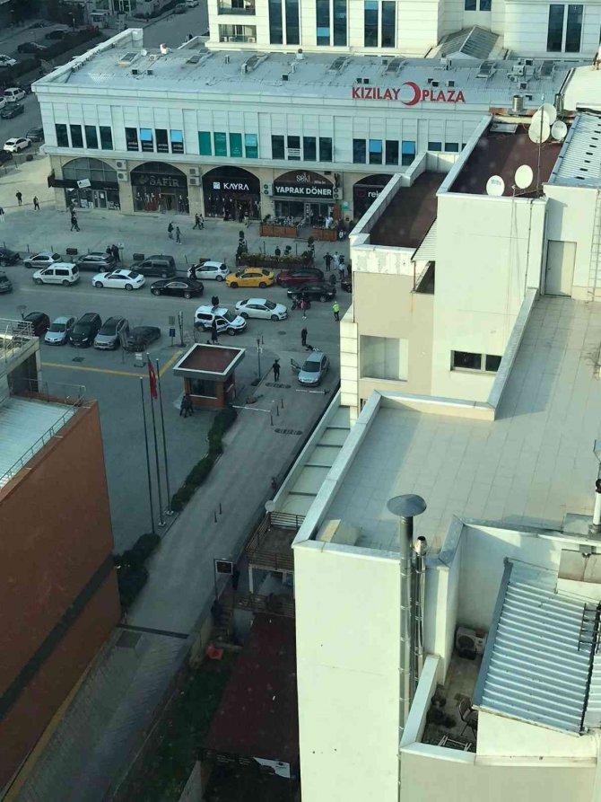 Polisin cinnet anı kamerada...2 ölü 1 yaralı