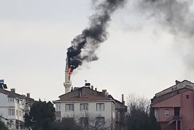 Bilecik’te cami külahının tadilatı sırasında yangın
