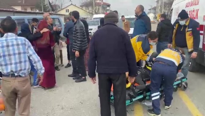 Bisikletiyle yolun karşısına geçmeye çalışan çocuğa hafif ticari araç çarptı