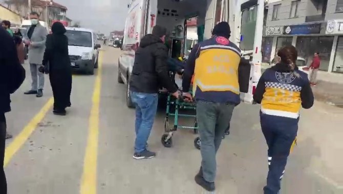 Bisikletiyle yolun karşısına geçmeye çalışan çocuğa hafif ticari araç çarptı