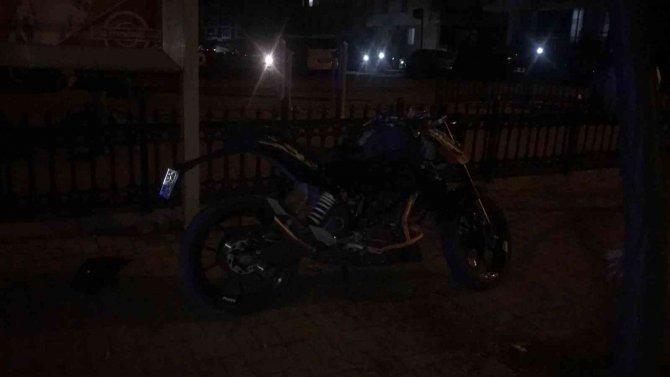 Edirne’de otomobille çarpışan motosiklet sürücüsü yaralandı