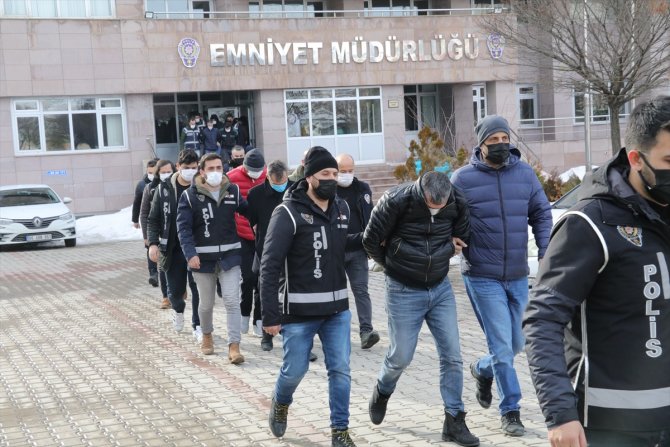 13 ilde "görevi kötüye kullanma ve rüşvet" operasyonu