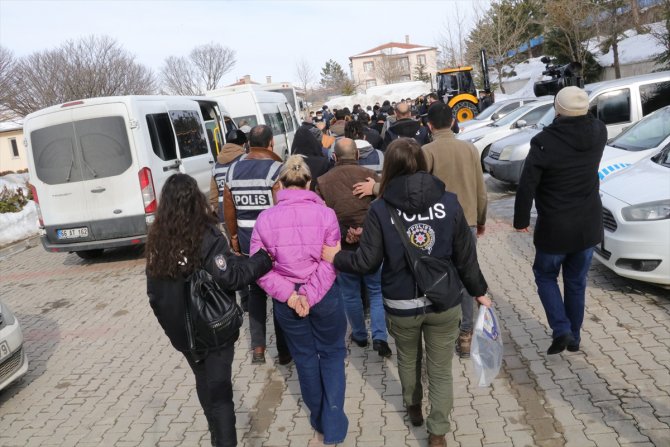 13 ilde "görevi kötüye kullanma ve rüşvet" operasyonu