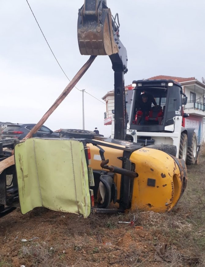 Forklift devrildi: 2 yaralı