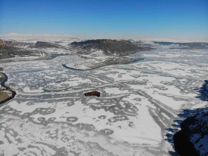 Yağan kar kuruma tehlikesi yaşayan barajların umudu oldu