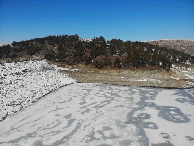 Yağan kar kuruma tehlikesi yaşayan barajların umudu oldu