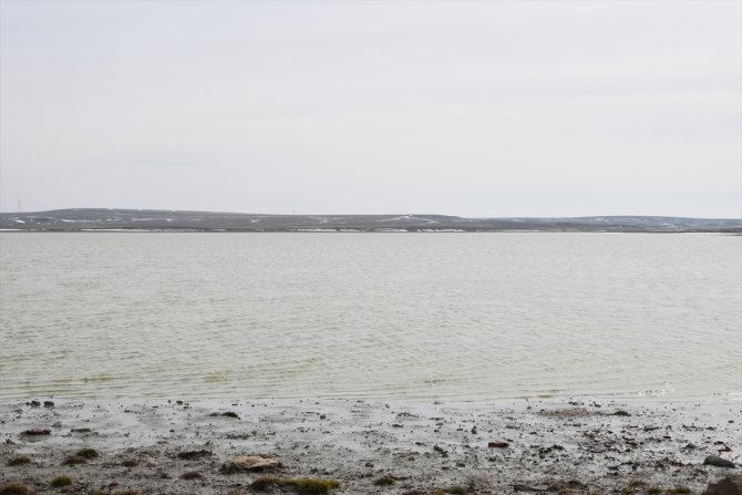 Küçük Göl'de su seviyesi yağışlarla yükselmeye başladı