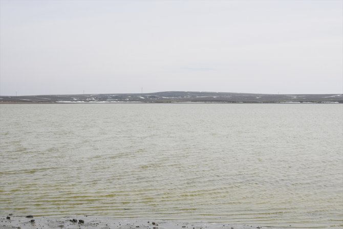 Küçük Göl'de su seviyesi yağışlarla yükselmeye başladı