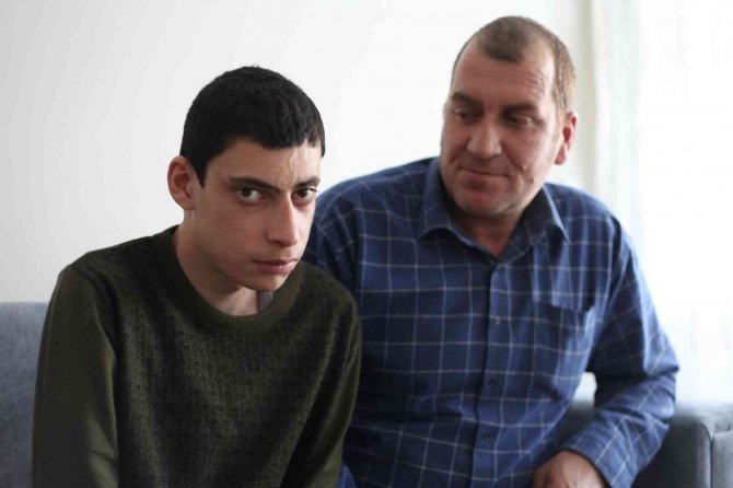 Kezzap atılan engelli çocuk ile ailesinin yaşam mücadelesi