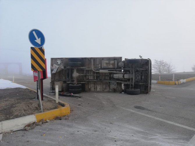 Konya'da yoğun sis kazaya neden oldu!
