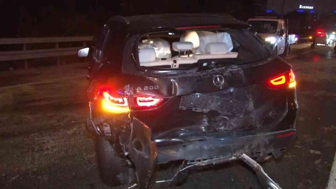 Zincirleme trafik kazası: 3 yaralı