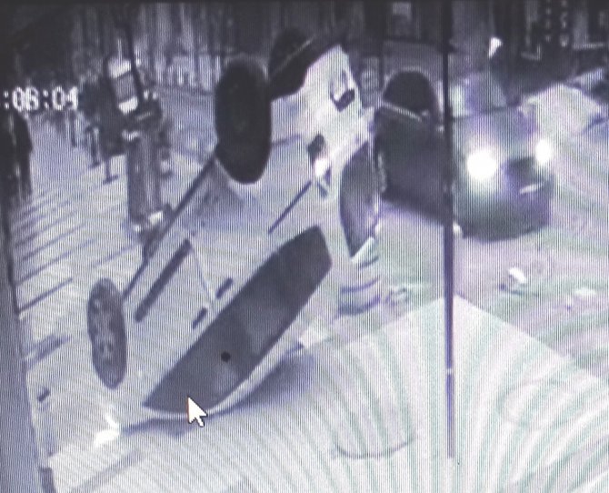 Balıkesir’de 2 kişinin yaralandığı kaza kamerada